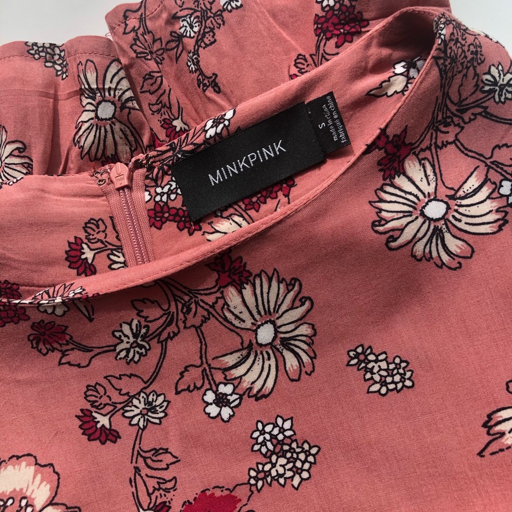 Minkpink Floral Crochet Bell Sleeve Cropped Blouse - Picture 6 of 7